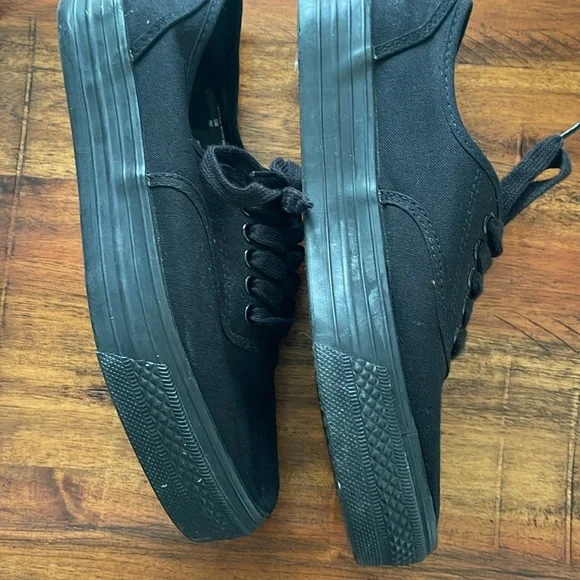 Bongo black platform lace up sneakers size 7M - Picture 3 of 12